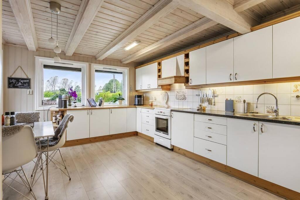 Hyggelig Enebolig Pa Notteroy, Rett Ved Golfbane Villa Bagian luar foto